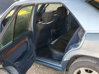 Mercedes-Benz E 230