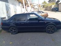 Volkswagen Vento 1993 годаүшін1 800 000 тг. в Шымкент