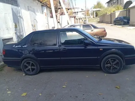 Volkswagen Vento 1993 года за 1 800 000 тг. в Шымкент