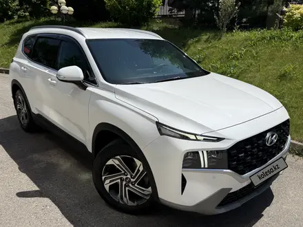 Hyundai Santa Fe 2021 года за 12 300 000 тг. в Алматы