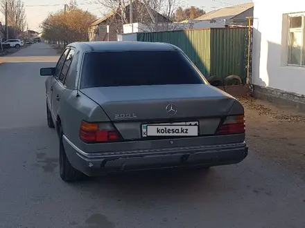 Mercedes-Benz E 200 1991 года за 1 300 000 тг. в Кызылорда – фото 4