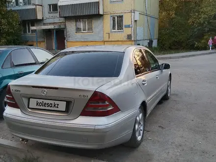 Mercedes-Benz C 220 2002 года за 2 600 000 тг. в Экибастуз – фото 4