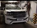 Toyota Land Cruiser 2016 года за 30 000 000 тг. в Астана