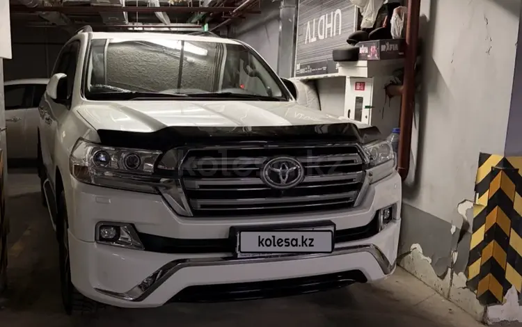Toyota Land Cruiser 2016 года за 30 000 000 тг. в Астана