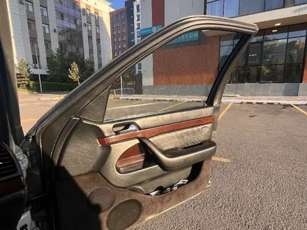 Mercedes-Benz S 320 1996 года за 4 100 000 тг. в Астана – фото 20