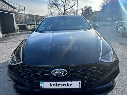 Hyundai Sonata 2022 года за 12 500 000 тг. в Шымкент – фото 13