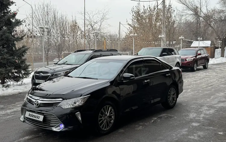 Toyota Camry 2015 годаfor10 800 000 тг. в Алматы