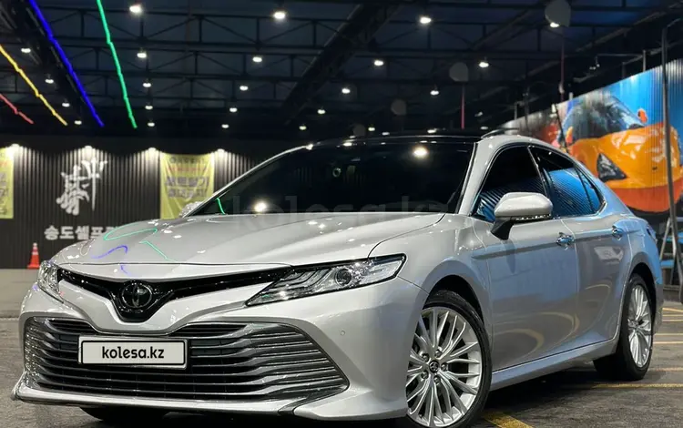 Toyota Camry 2019 года за 15 500 000 тг. в Костанай