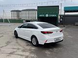 Hyundai Sonata 2021 года за 8 700 000 тг. в Шымкент – фото 2