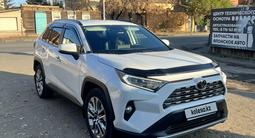 Toyota RAV4 2020 годаfor18 500 000 тг. в Астана