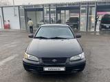 Toyota Camry 1998 годаfor3 200 000 тг. в Алматы