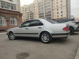 Mercedes-Benz E 280 1997 года за 3 200 000 тг. в Астана – фото 2