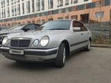 Mercedes-Benz E 280 1997 годаfor3 200 000 тг. в Астана