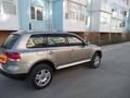 Volkswagen Touareg 2006 года за 4 500 000 тг. в Атырау – фото 3