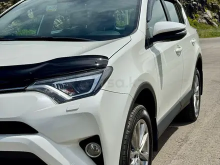 Toyota RAV4 2018 года за 12 200 000 тг. в Усть-Каменогорск – фото 2