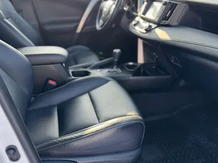 Toyota RAV4 2018 года за 12 200 000 тг. в Усть-Каменогорск – фото 13