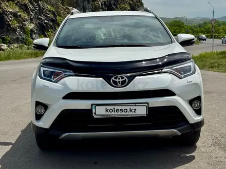 Toyota RAV4 2018 года за 12 200 000 тг. в Усть-Каменогорск – фото 5