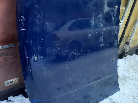 Капот Гольф 3 синий за 20 000 тг. в Алматы