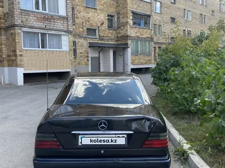 Mercedes-Benz E 220 1995 года за 1 800 000 тг. в Жезказган – фото 3