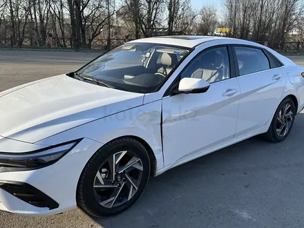 Hyundai Elantra 2023 года за 8 300 000 тг. в Алматы – фото 4