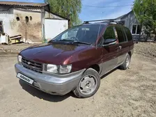 Nissan Prairie Joy, 1996