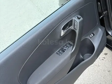 Volkswagen Polo 2018 года за 5 199 000 тг. в Актобе – фото 31