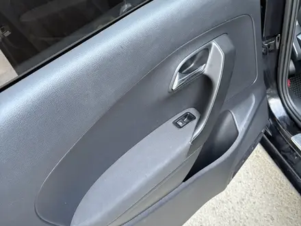 Volkswagen Polo 2018 года за 5 199 000 тг. в Актобе – фото 32