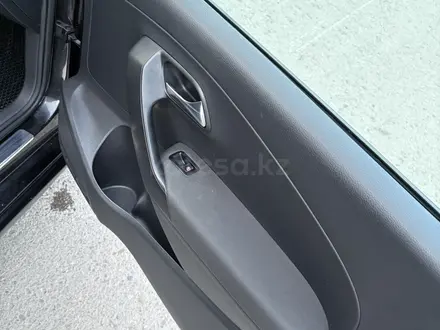 Volkswagen Polo 2018 года за 5 199 000 тг. в Актобе – фото 33