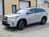 Toyota Highlander 2016 года за 14 000 000 тг. в Атырау – фото 2