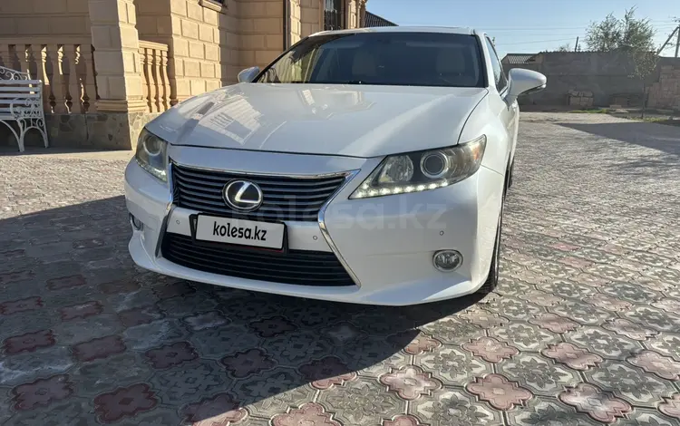 Lexus ES 300h 2013 года за 7 800 000 тг. в Актау