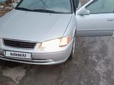 Toyota Camry 2000 года за 3 300 000 тг. в Атырау – фото 2
