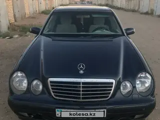 Mercedes-Benz E 240