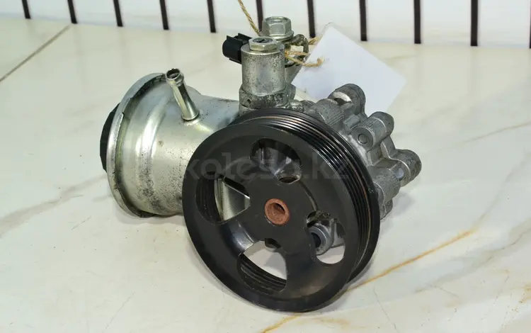 ГУР насос Toyota 2.7 16V 2TR-FE Бензин за 80 000 тг. в Тараз