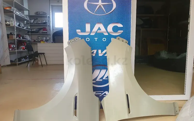 Крыло JAC J7 за 35 000 тг. в Астана