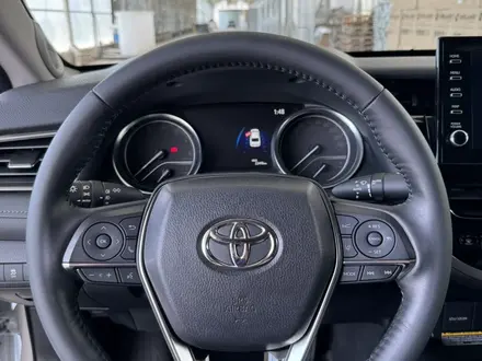 Toyota Camry 2021 года за 17 000 000 тг. в Шымкент – фото 16