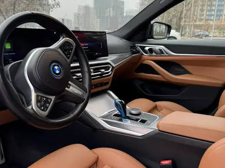 BMW i4 2022 года за 27 700 000 тг. в Алматы – фото 26