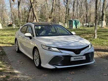 Toyota Camry 2019 года за 14 000 000 тг. в Шымкент – фото 3