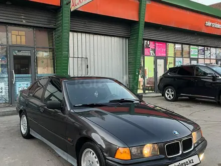 BMW 328 1991 года за 1 800 000 тг. в Алматы – фото 5