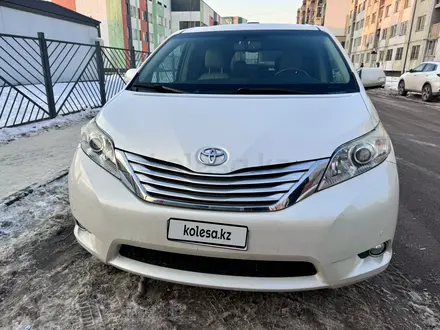 Toyota Sienna 2013 года за 13 600 000 тг. в Алматы