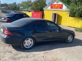 Mercedes-Benz C 180 2001 года за 2 300 000 тг. в Уральск – фото 2