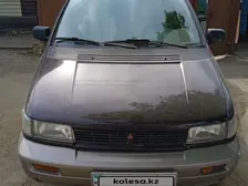 Mitsubishi Space Wagon, 1994