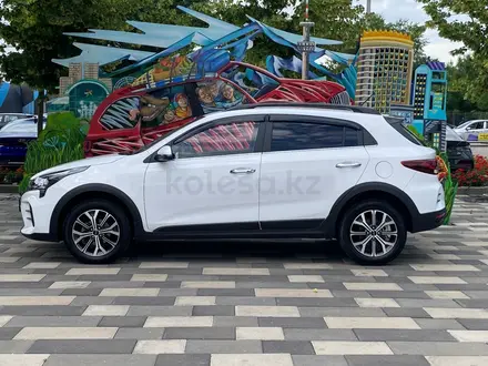 Kia Rio X-Line 2022 года за 8 290 000 тг. в Алматы – фото 13