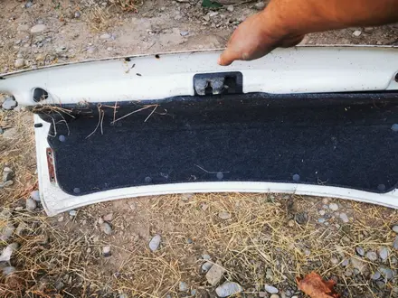 Крышка багажника седан за 25 000 тг. в Шымкент – фото 2