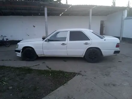 Mercedes-Benz E 230 1991 года за 650 000 тг. в Тараз – фото 4