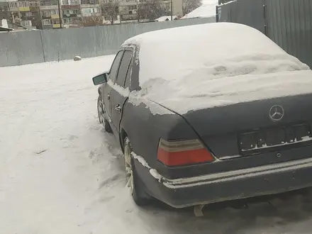 Mercedes-Benz E 260 1991 года за 700 000 тг. в Семей – фото 4