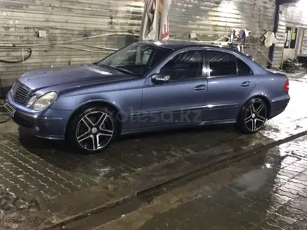 Mercedes-Benz E 320 2003 года за 9 700 000 тг. в Шымкент – фото 3