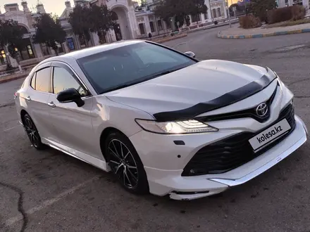 Toyota Camry 2019 года за 13 500 000 тг. в Туркестан – фото 2