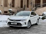 Toyota Camry 2015 годаfor13 700 000 тг. в Шымкент