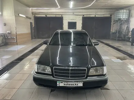 Mercedes-Benz C 180 1995 года за 1 850 000 тг. в Павлодар