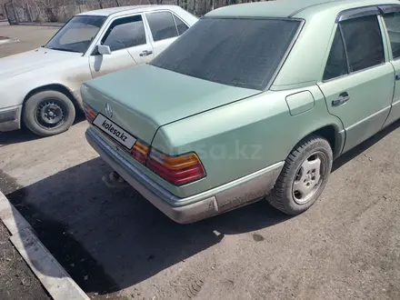 Mercedes-Benz E 200 1990 года за 2 500 000 тг. в Караганда – фото 4